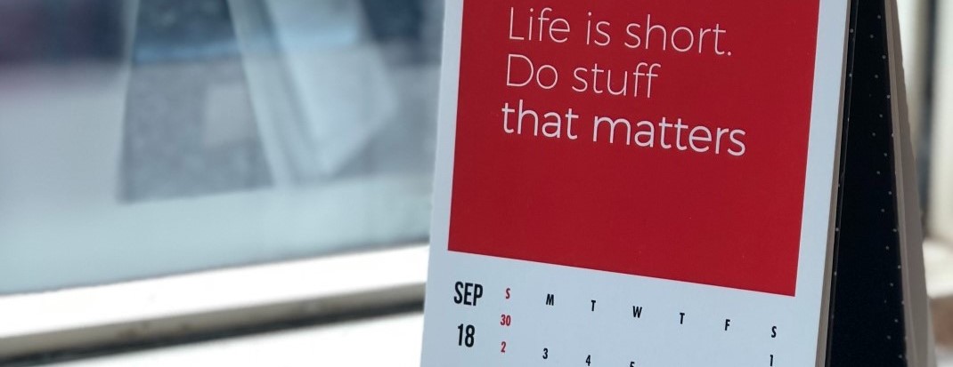 image d'un calendrier dans une fenêtre